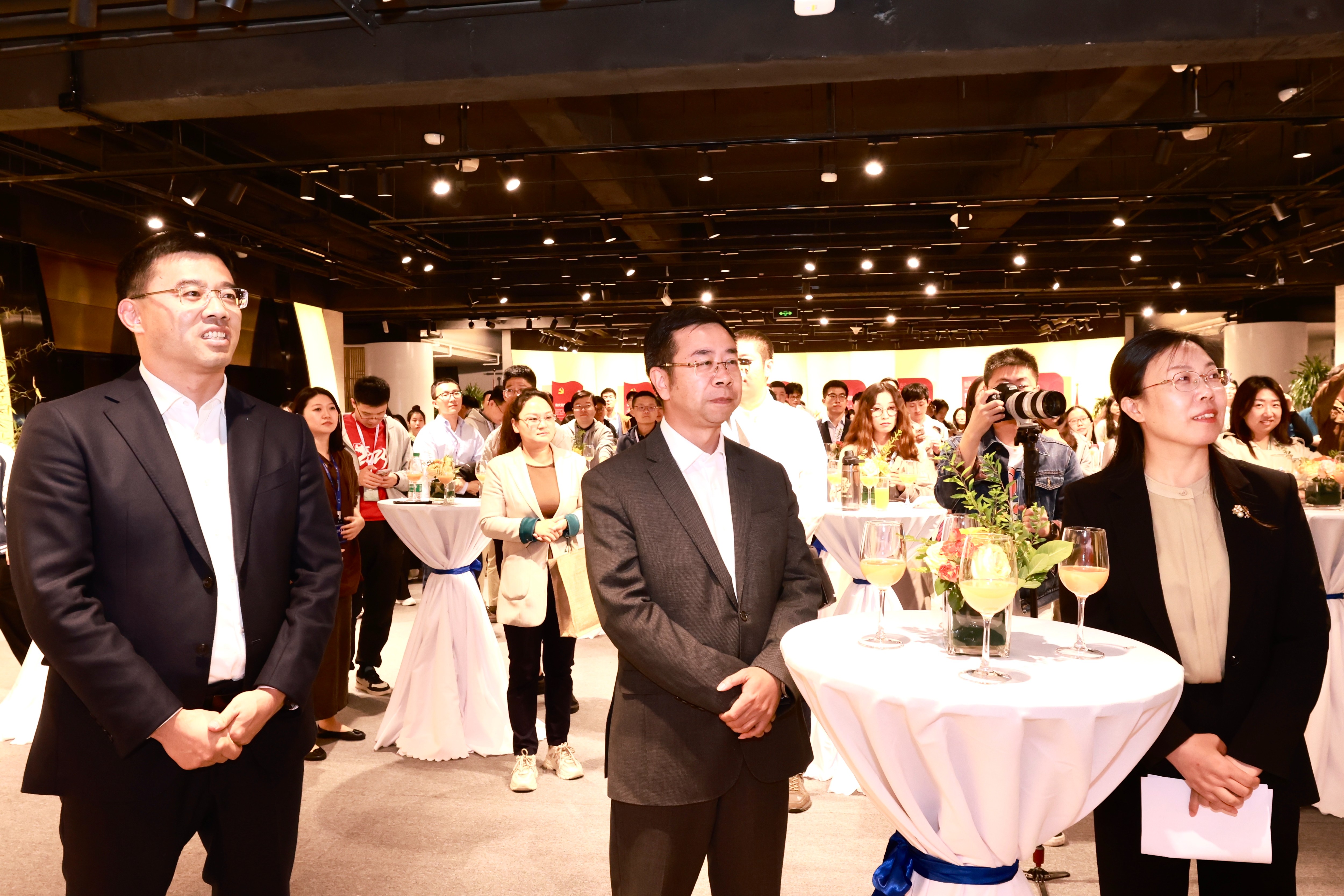 晚会现场.jpg