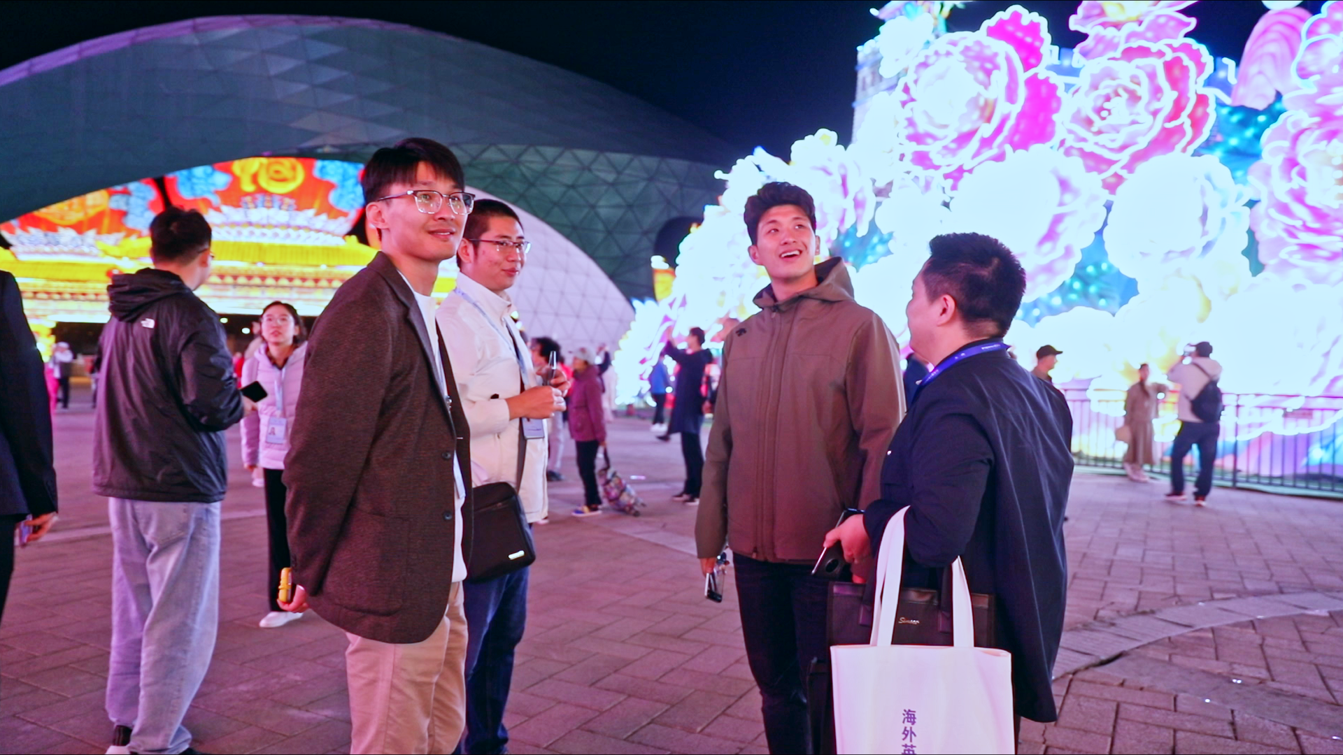赏灯游园.png